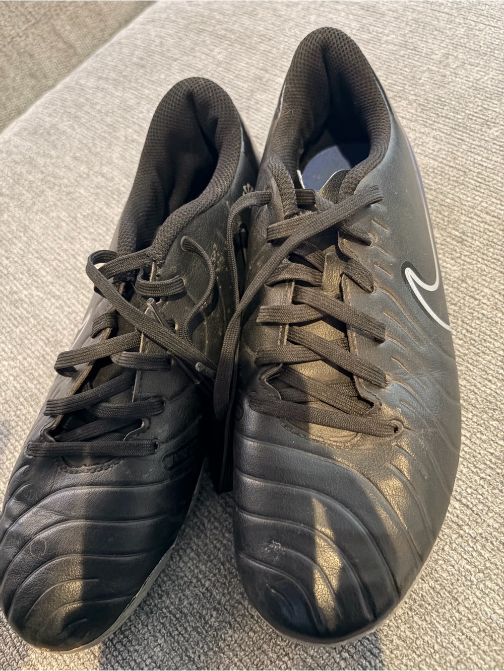 Nike Men's Black Athletic Soccer Cleats - Lace-Up